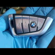 Jak poprawnie naładować i wymienić baterię w kluczyku BMW E87?