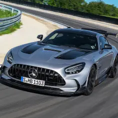 Mercedes-AMG GT Black Series: osiągi, cena i porównanie z innymi modelami AMG GT