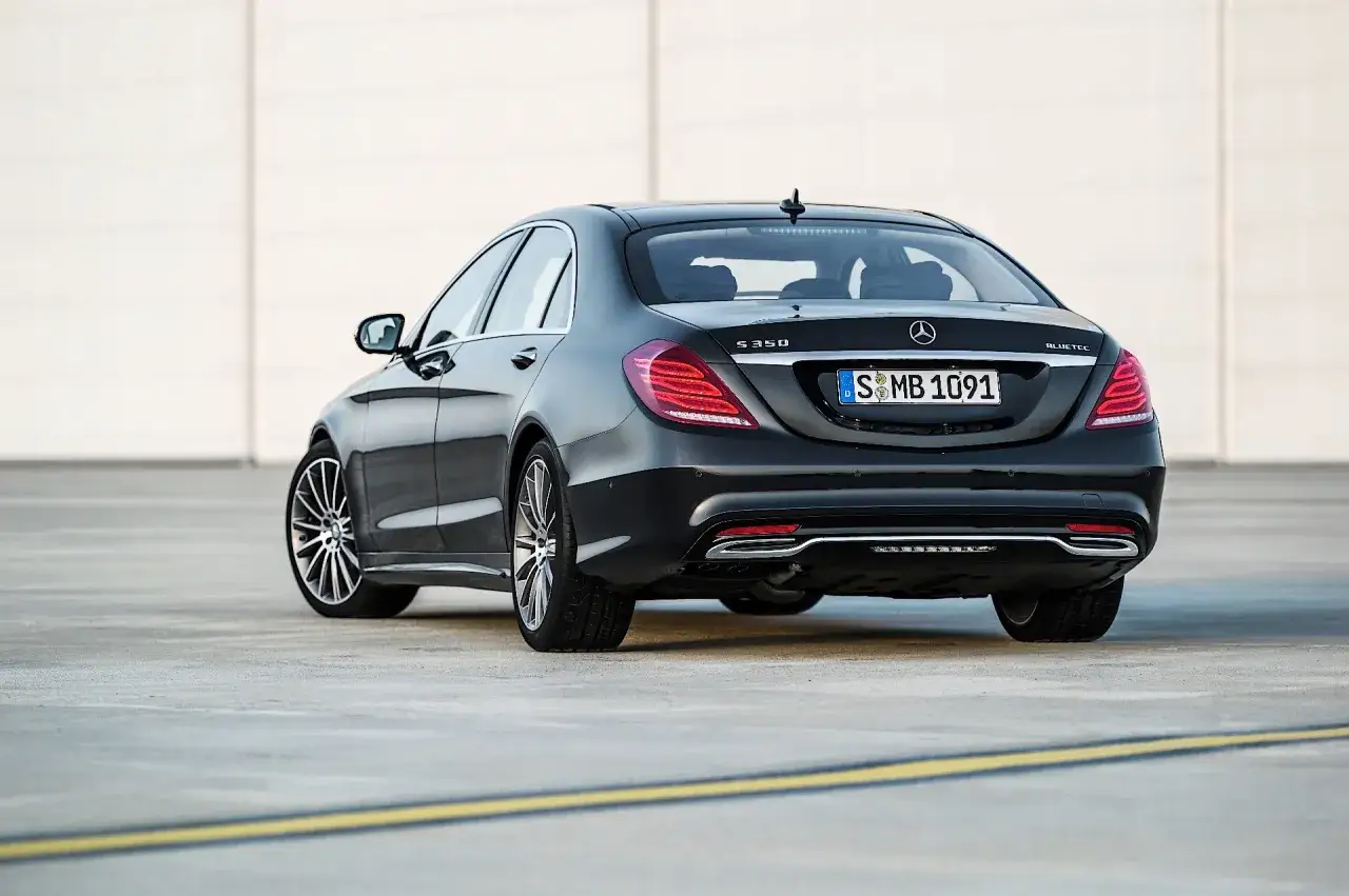 Zdjęcie Mercedes-Benz W222 S-Class: Wszystko, co musisz wiedzieć o luksusie