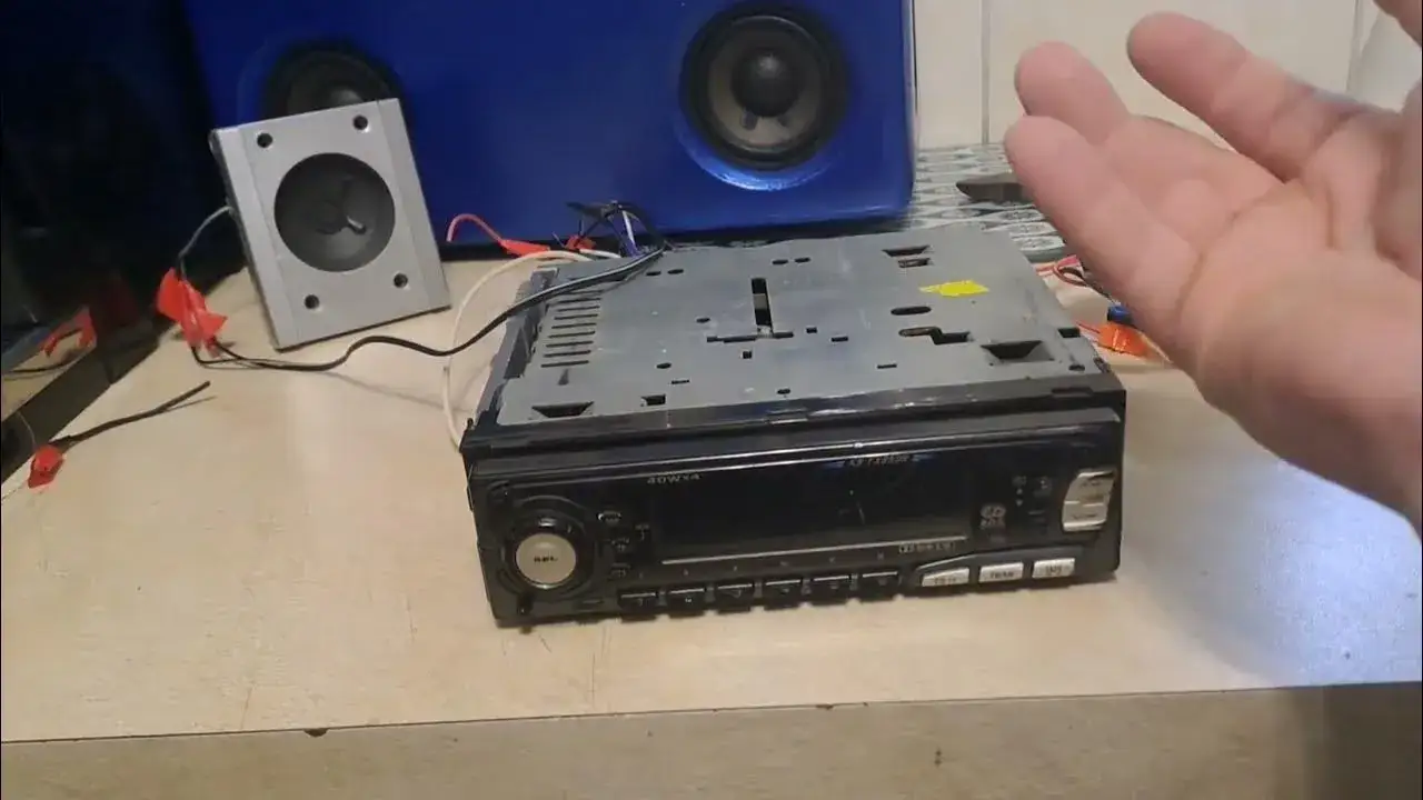 Zdjęcie Podłącz radio samochodowe i głośniki w 5 minut. Poradnik kierowcy